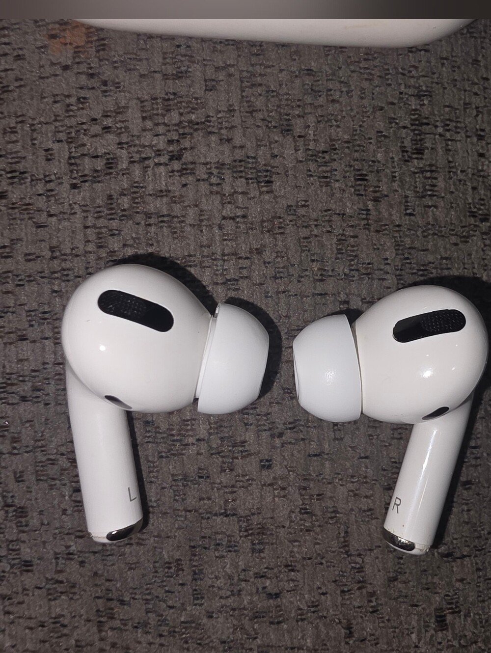 Airpods Pro Generation 1 WORKS TESTED Authenthic